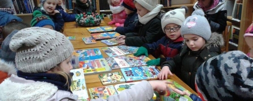 Poznajemy różne biblioteki - wizyta przedszkolaków