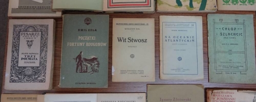 Wystawa starych książek